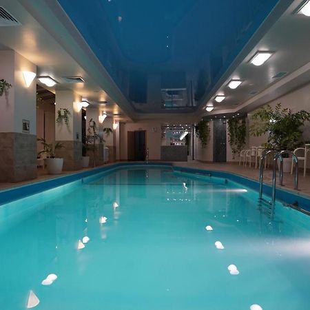 Mercury Hotel Harkiv Exterior foto